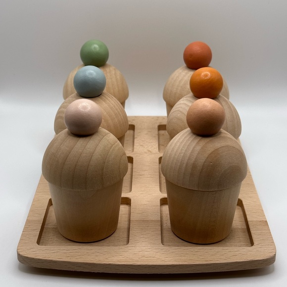 NWT Wooden Montessori Kids Cupcake Counting & Sorting Set - Picture 2 of 11